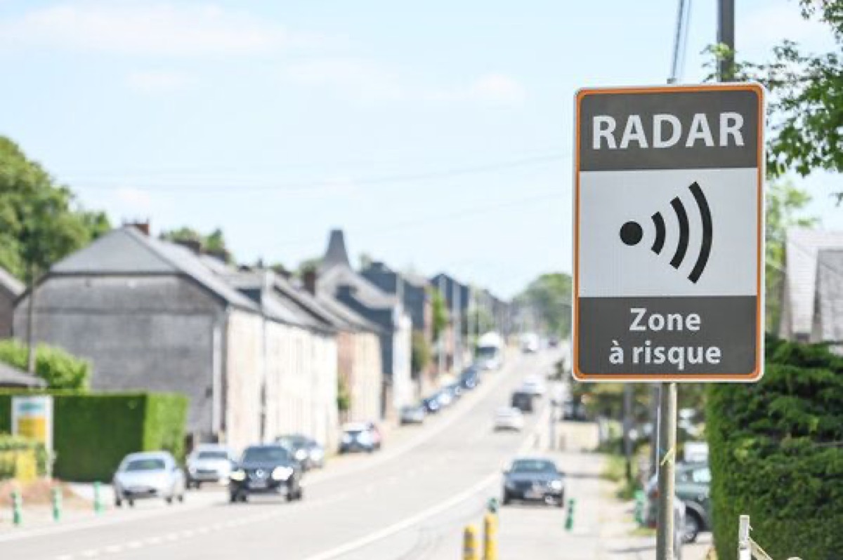 Panneau radar zone à risque en Belgique